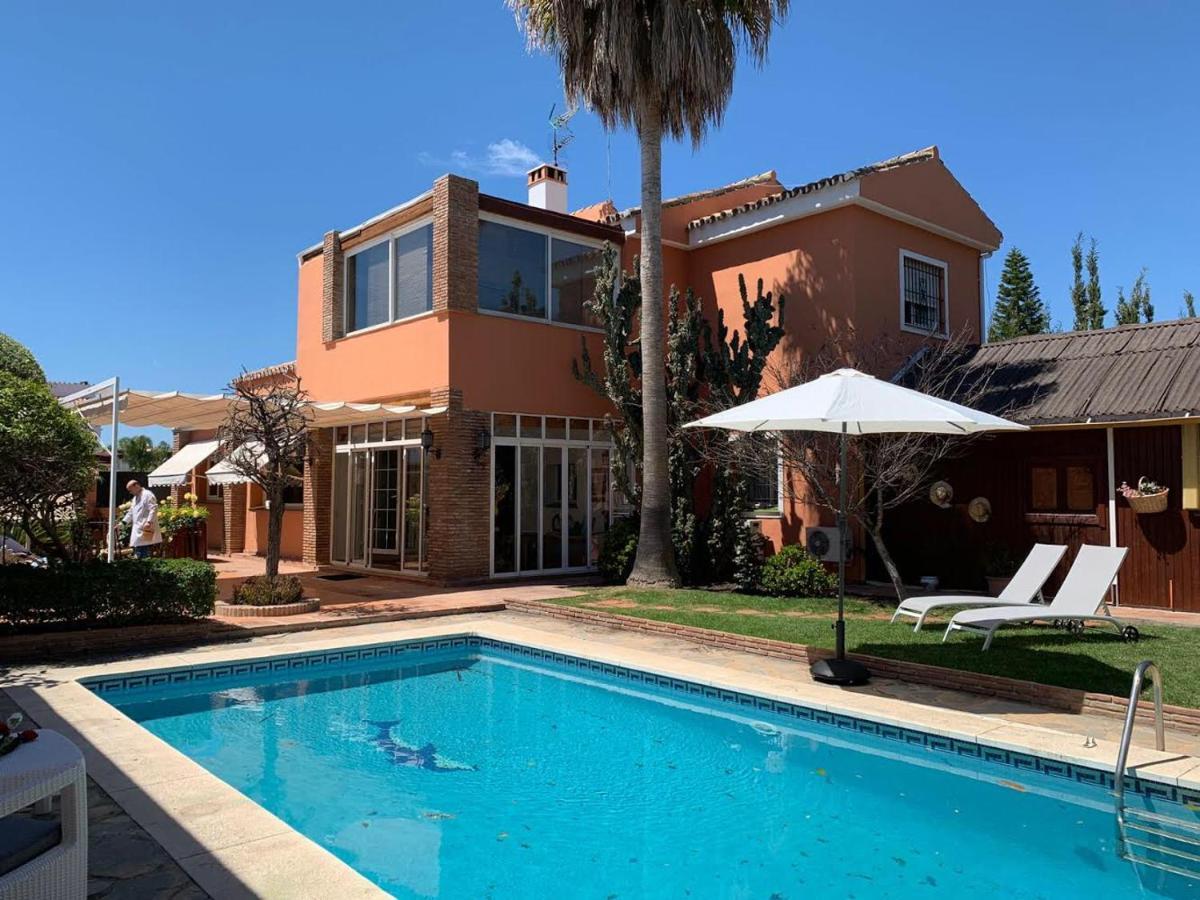 Chalet Con Piscina A 50 M De La Playa . Marbella Exteriér fotografie