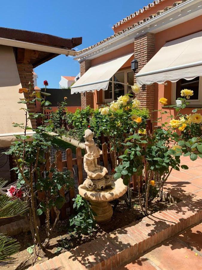 Chalet Con Piscina A 50 M De La Playa . Marbella Exteriér fotografie