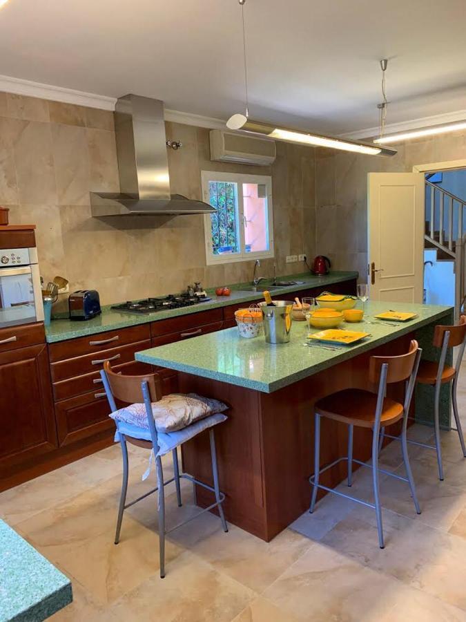 Chalet Con Piscina A 50 M De La Playa . Marbella Exteriér fotografie